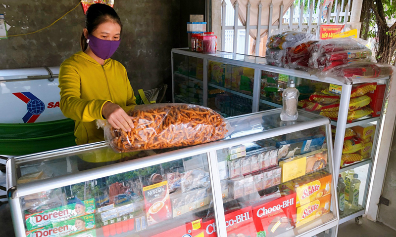 Nhiều hộ nông dân ở xã Tân Ninh (Quảng Ninh) được hỗ trợ vốn, phát triển kinh tế.