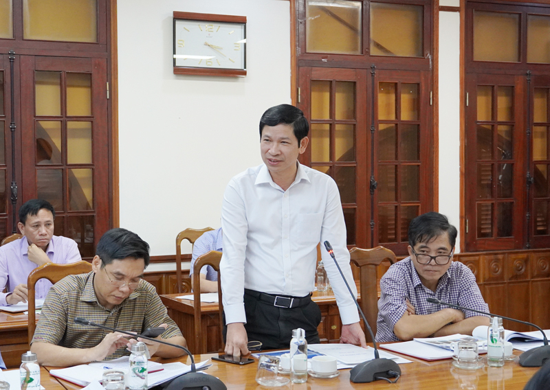 Đồng chí Phó Chủ tịch UBND tỉnh Hồ An Phong phát biểu tại hội nghị.