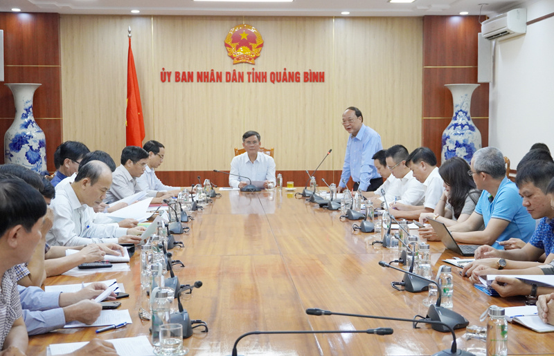 Đại diện các nhà đầu tư báo cáo đề xuất đầu tư dự án chuỗi nông sản, thực phẩm sạch.