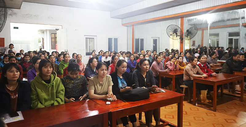 Đoàn viên, người lao động Công ty cổ phần Thủy sản Sông Gianh tham gia tập huấn.