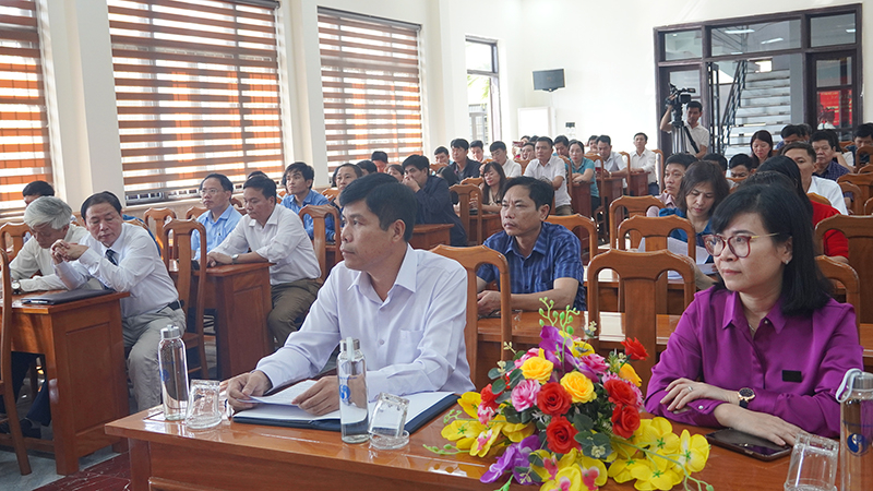Các đại biểu tham dự tại lễ bế giảng.