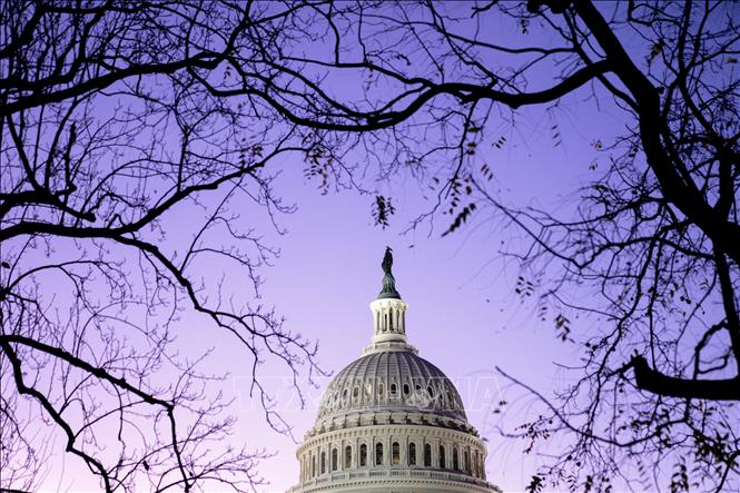Quang cảnh bên ngoài toà nhà Quốc hội Mỹ ở Washington DC, ngày 8/11/2022. Ảnh: AFP/TTXVN