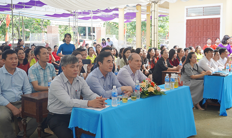 Các đại biểu tham dự tại ngày hội.