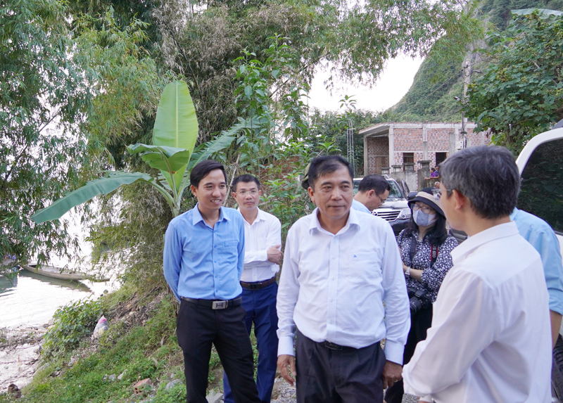 Quang cảnh phiên họp.