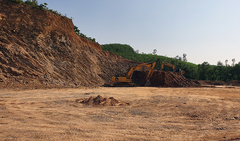 (QBĐT) - Ông Cổ Kim Thảo, Trưởng phòng Tuyên truyền, hỗ trợ NNT, Cục Thuế tỉnh cho biết, thực hiện Nghị quyết số 94/2019/QH14 (Nghị quyết 94), ngày 26/11/2019 của Quốc hội, Cục Thuế tỉnh đã tiến hành khoanh nợ và đề xuất xoá nợ cho người nộp thuế (NNT) không còn khả năng nộp ngân sách nhà nước.  