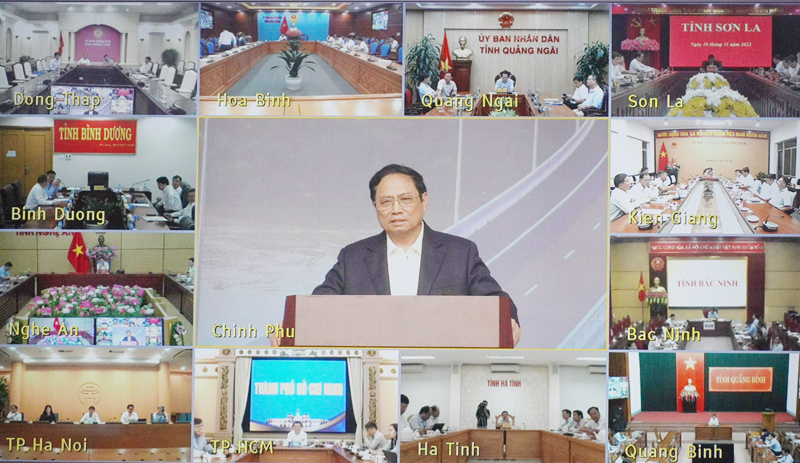 Thủ tướng Chính phủ Phạm Minh Chính phát biểu kết luận tại phiên họp.