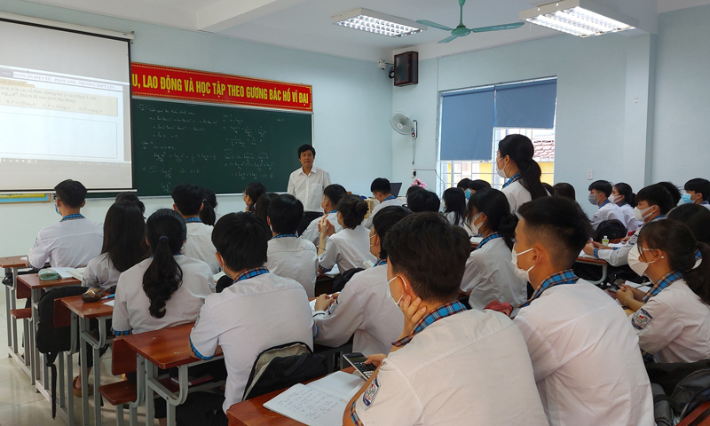 Nhờ đẩy mạnh việc đổi mới sáng tạo trong dạy học, giáo viên Trường THPT Lương Thế Vinh luôn tạo hứng thú cho học sinh qua từng bài giảng.