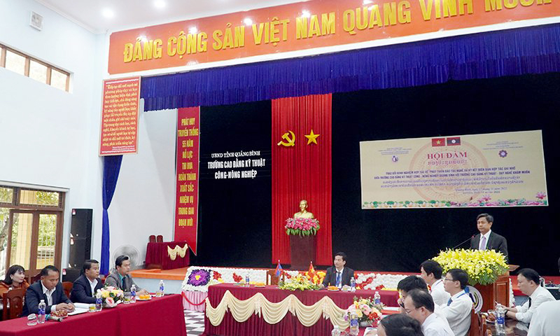 Toàn cảnh chương trình giao lưu.