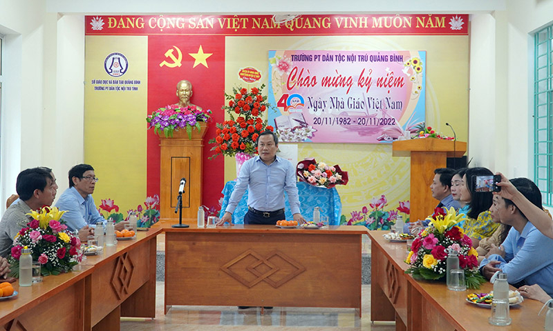 Đồng chí Bí thư Tỉnh ủy mong muốn nhà trường tiếp tục nỗ lực góp phần cùng tỉnh thực hiện tốt các chủ trương, chính sách về dân tộc, miền núi