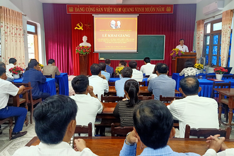 Quang cảnh lớp bồi dưỡng.