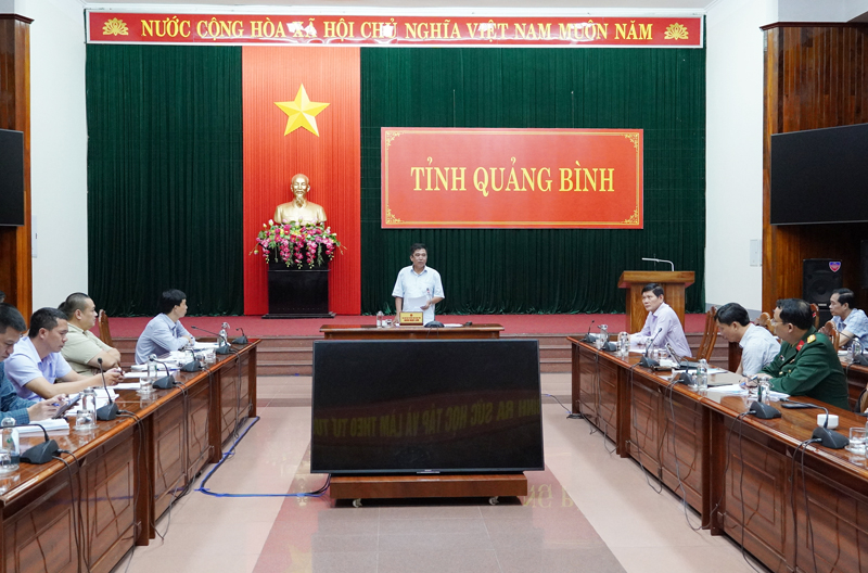 Đồng chí Phó Chủ tịch Thường trực UBND tỉnh Đoàn Ngọc Lâm chủ trì cuộc họp.