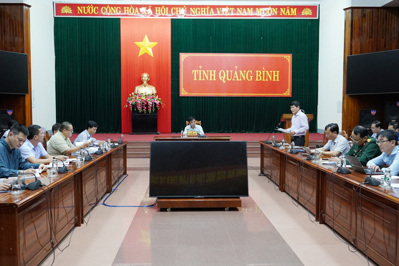 Lãnh đạo Sở GTVT báo cáo tiến độ thực hiện dự án .
