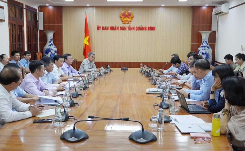 Quang cảnh buổi làm việc.