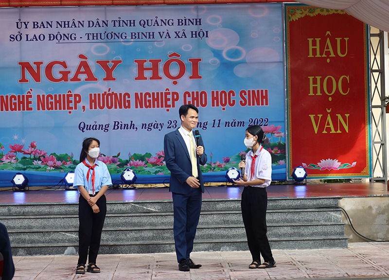 Các em học sinh được tư vấn nghề nghiệp, nghề phù hợp với năng lực, sở trường và nguyện vọng của bản thân.