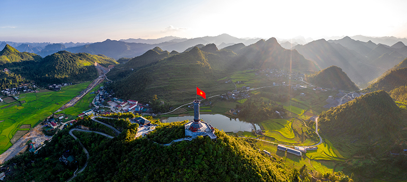 Cột cờ Lũng Cú trên đỉnh núi Rồng, huyện Đồng Văn, tỉnh Hà Giang.