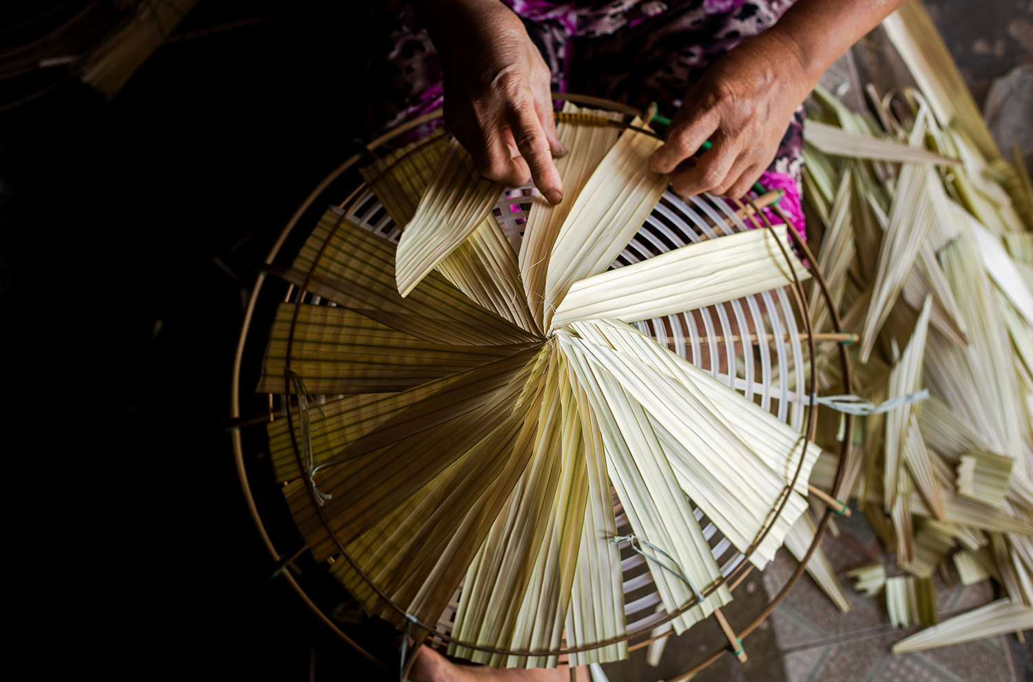 Sản phẩm vành nhựa cho nón lá được Cục sở hữu trí tuệ, Bộ Khoa học và Công nghệ cấp bằng độc quyền.