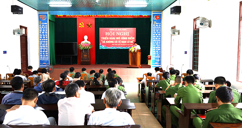 Xã Đức Ninh (TP. Đồng Hới) triển khai xây dựng mô hình “Xã không có tệ nạn lô đề” và phát động phong trào “Toàn dân bảo vệ an ninh Tổ quốc”.