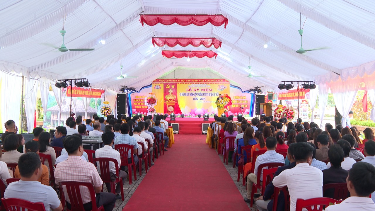  Toàn cảnh lễ kỷ niệm.