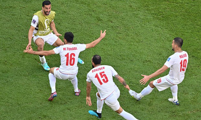 Iran đánh bại Xứ Wales nhờ hai bàn thắng liên tiếp ở phút bù giờ. (Ảnh: AFP)