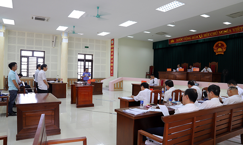 Xét xử vụ án hình sự “Vi phạm quy định về đầu tư công trình xây dựng gây hậu quả nghiêm trọng” xảy ra tại Ban Quản lý dự án Môi trường và Biến đổi khí hậu TP. Đồng Hới.