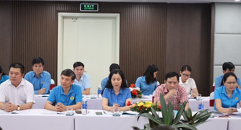 Các đại biểu dự hội nghị.