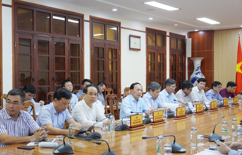 Các đại biểu tham dự buổi làm việc.
