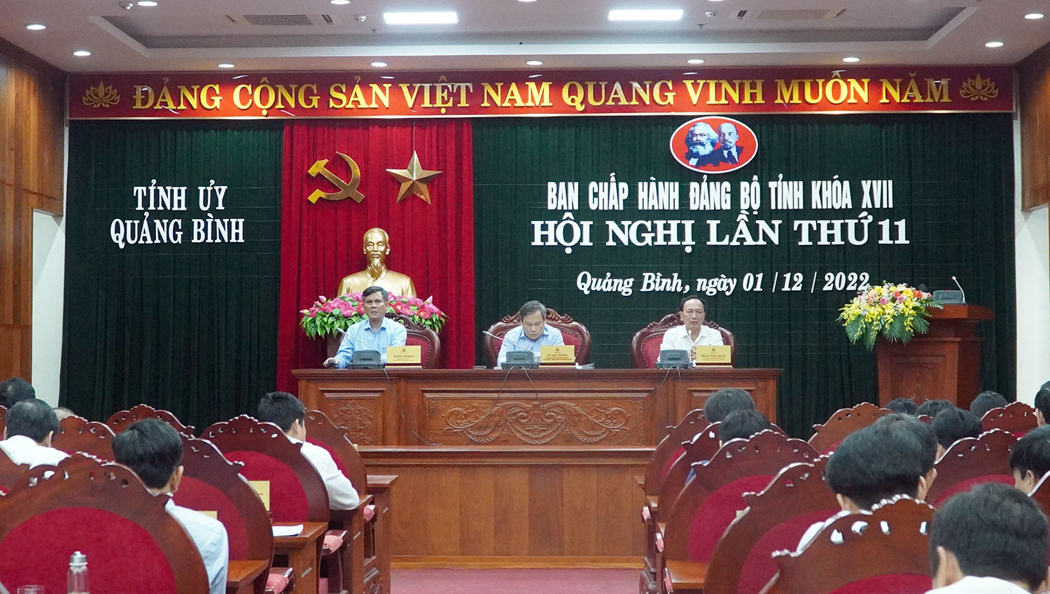 Các đồng chí trong Thường trực Tỉnh ủy điều hành hội nghị