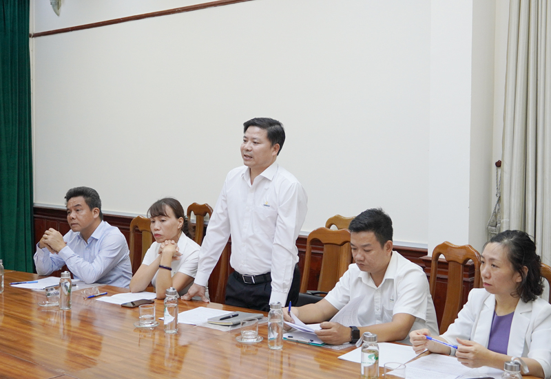 Đại diện đơn vị phân phối bia Hà Nội tại miền Trung nêu một số khó khăn trong tiêu thụ sản phẩm ở thị trường Quảng Bình.