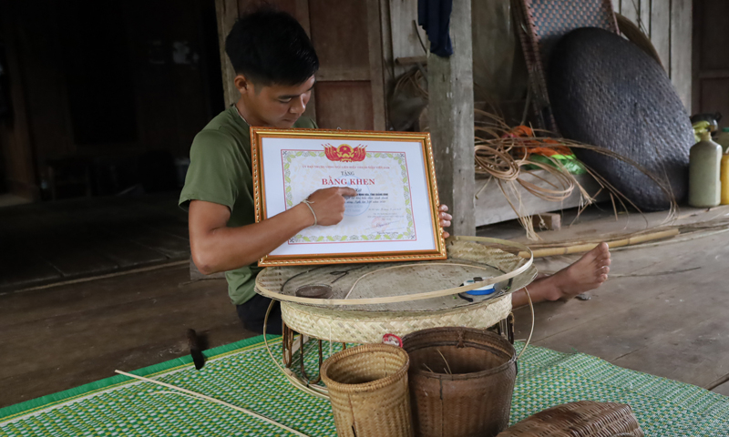 Hồ Kết vừa được Ủy ban Trung ương Hội LHTN Việt Nam tặng bằng khen và vinh danh trong chương trình  