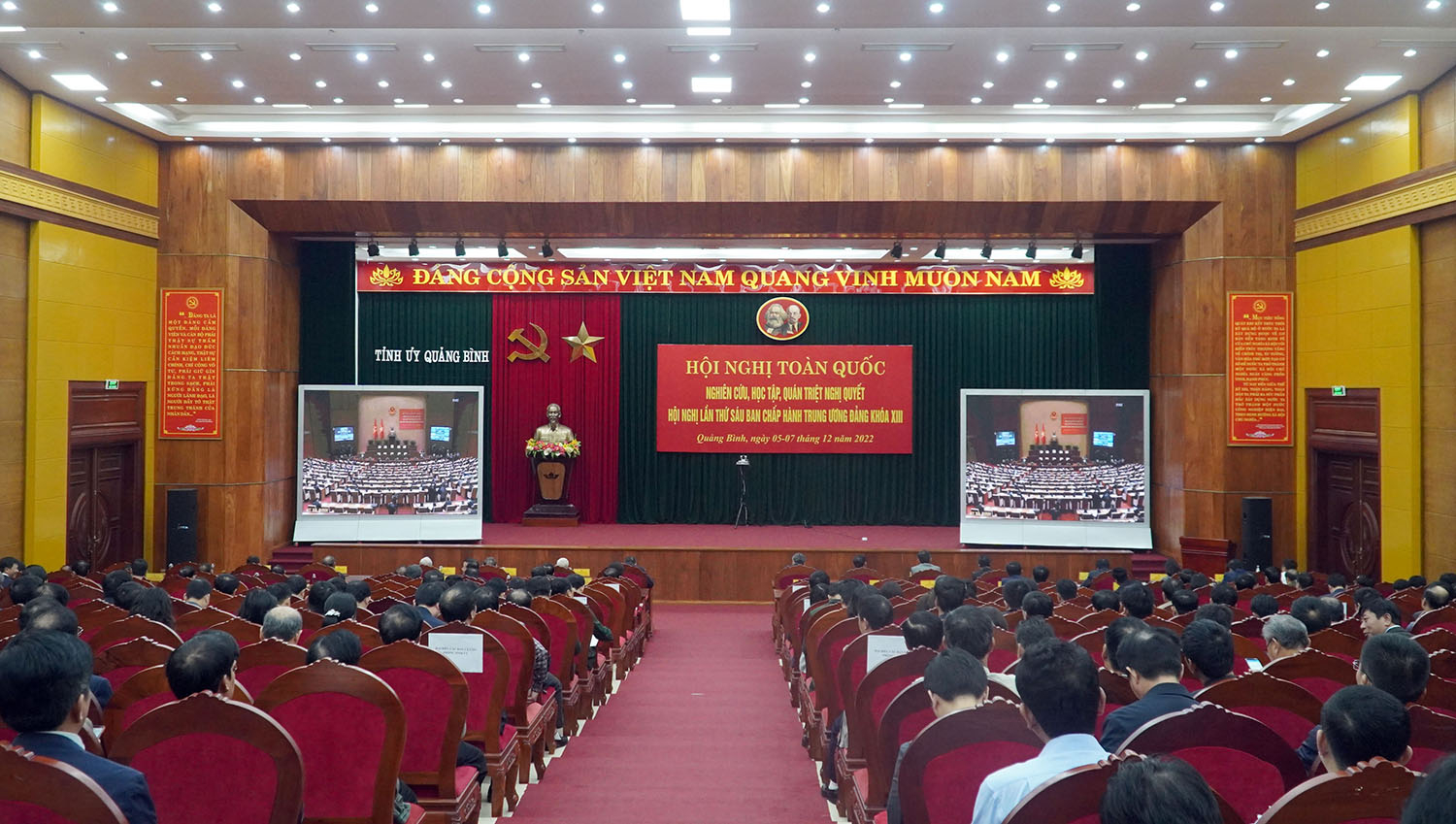 Toàn cảnh hội nghị