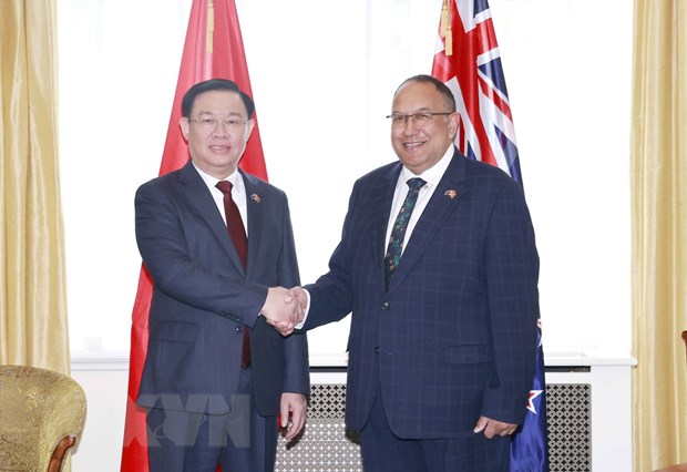 Chủ tịch Quốc hội Vương Đình Huệ và Chủ tịch Quốc hội New Zealand Adrian Rurawhe tại buổi hội đàm. (Ảnh: Doãn Tấn/TTXVN)