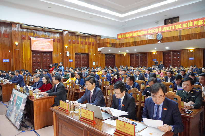 Các đại biểu tham dự kỳ họp.