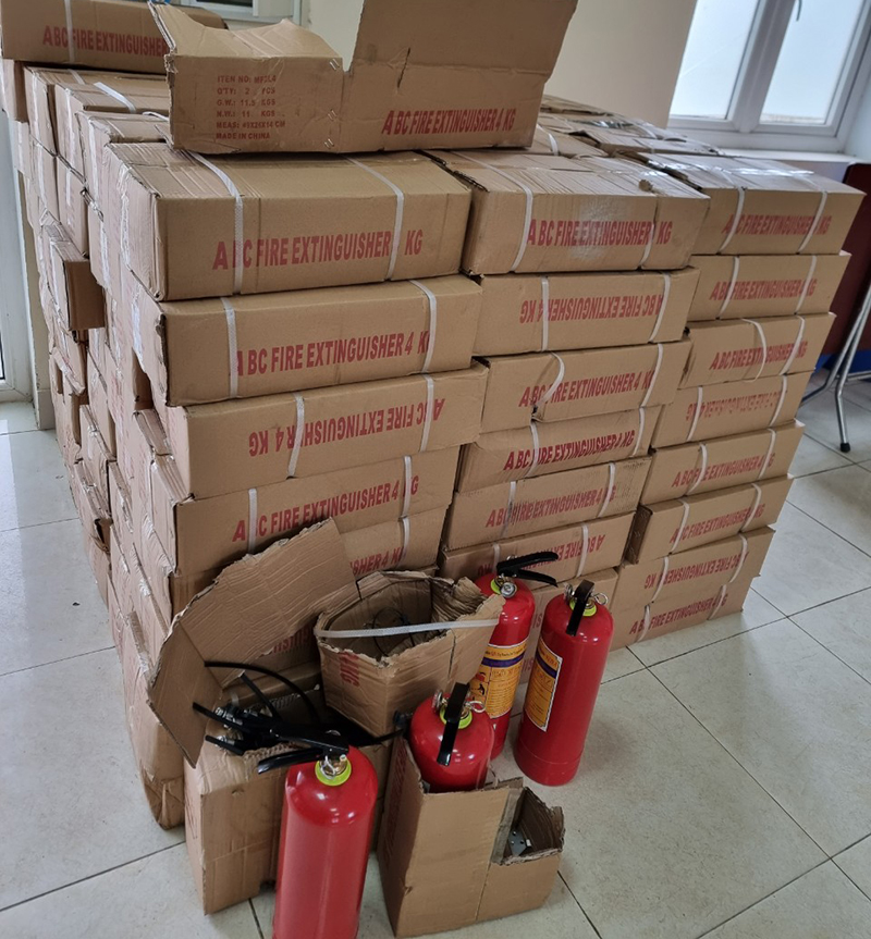 Số bình chữa cháy không rõ nguồn gốc xuất xứ đang được tạm giữ để xử lý.