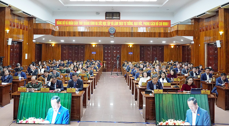 Toàn cảnh kỳ họp.