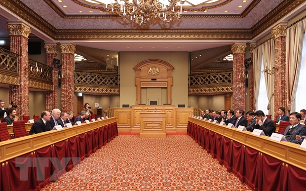 Thủ tướng Phạm Minh Chính hội kiến Chủ tịch Nghị viện Luxembourg Fernand Etgen. (Ảnh: Dương Giang/TTXVN)