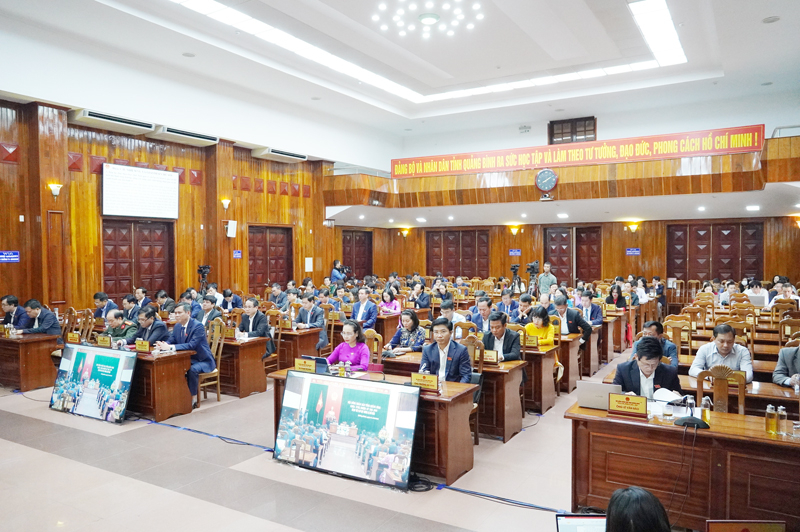 Quang cảnh phiên họp.