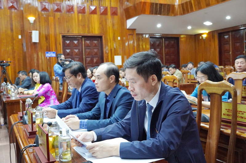 Các đại biểu dự kỳ họp.