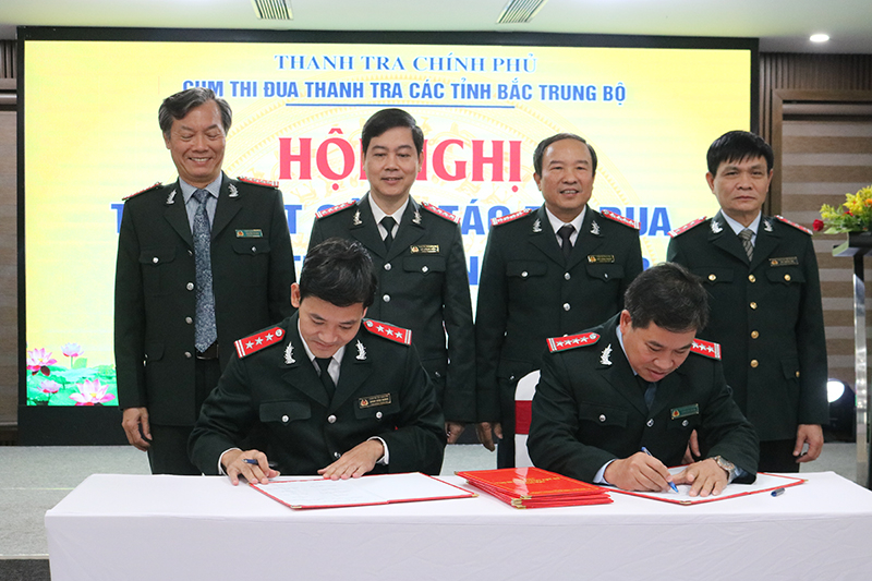 Lãnh đạo các đơn vị trong Cụm thi đua Thanh tra Bắc Trung Bộ ký giao ước thi đua năm 2023