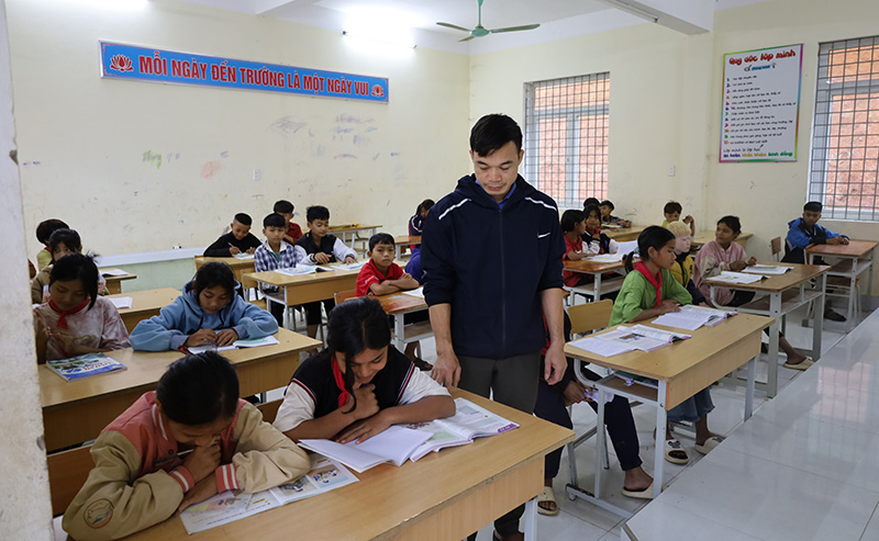 Một tiết học tại Trường phổ thông Dân tộc bán trú TH và THCS số 2 Trọng Hóa.