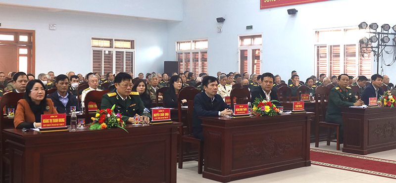 Các đồng chí lãnh đạo và đại biểu sự buổi gặp mặt.