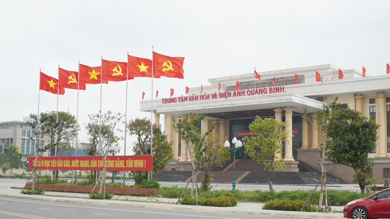 Trung tâm Văn hóa - Điện ảnh tỉnh được đầu tư xây dựng năm 2015, đáp ứng nhu cầu thưởng thức văn hóa nghệ thuật của người dân trên địa bàn.