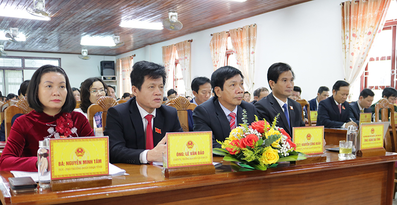 Các đại biểu tham dự kỳ họp.