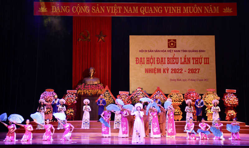 Một tiết mục văn nghệ tại đại hội.