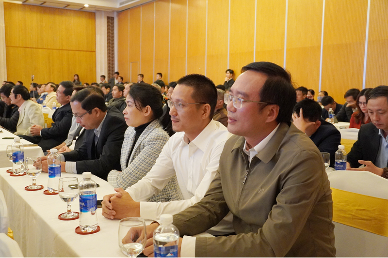 Các đại biểu dự hội nghị.