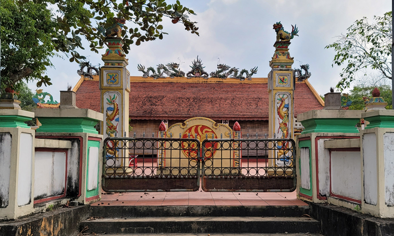  Đình làng Đông Dương, nơi ghi dấu ấn của Sở chỉ huy tiền phương B8 và chiến công dẫn đường của bộ đội ra đa giúp phi công Vũ Đình Rạng bắn cháy B52 trên bầu trời khu 4.