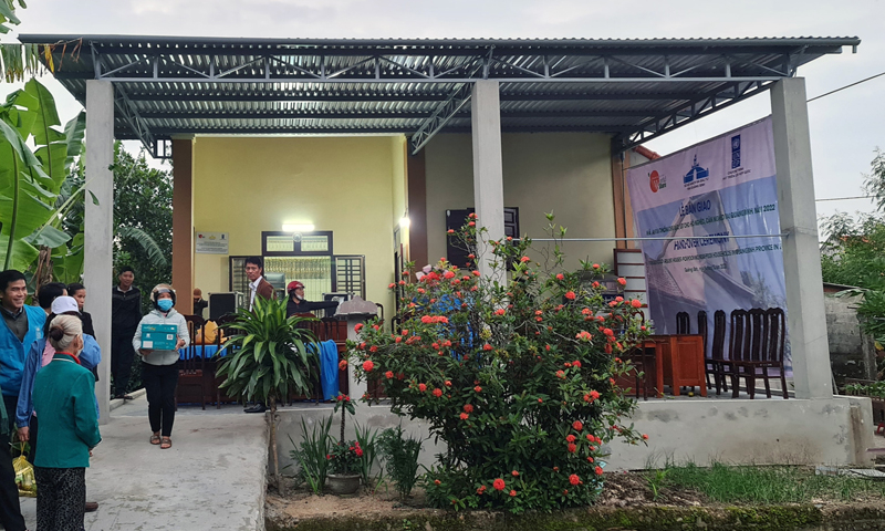 Những căn nhà vững chãi từ nguồn hỗ trợ của UNDP giúp người dân vùng lũ an cư, ổn định cuộc sống.