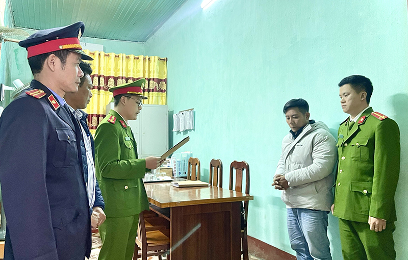 Tống đạt Quyết định khởi tố bị can đối với Phạm Ngọc Chiến
