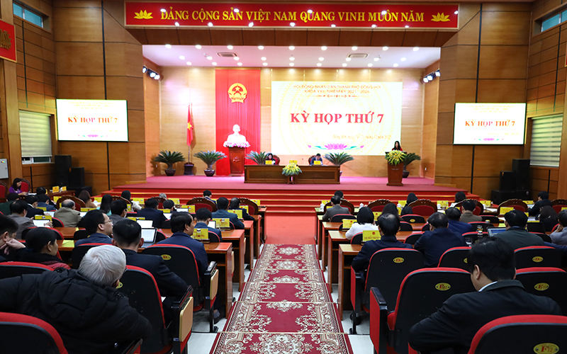Toàn cảnh kỳ họp thứ 5 HĐND TP. Đồng Hới.
