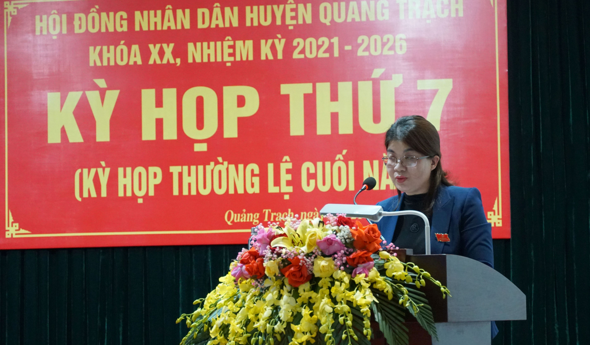 Đại biểu tham luận tại kỳ họp.