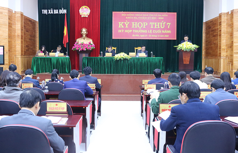 Toàn cảnh kỳ họp thứ 7, HĐND TX. Ba Đồn khóa XX.